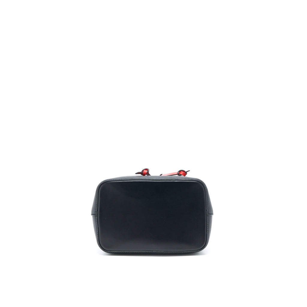 louis-vuitton-neonoe-bb-epi-black-safran-shw
