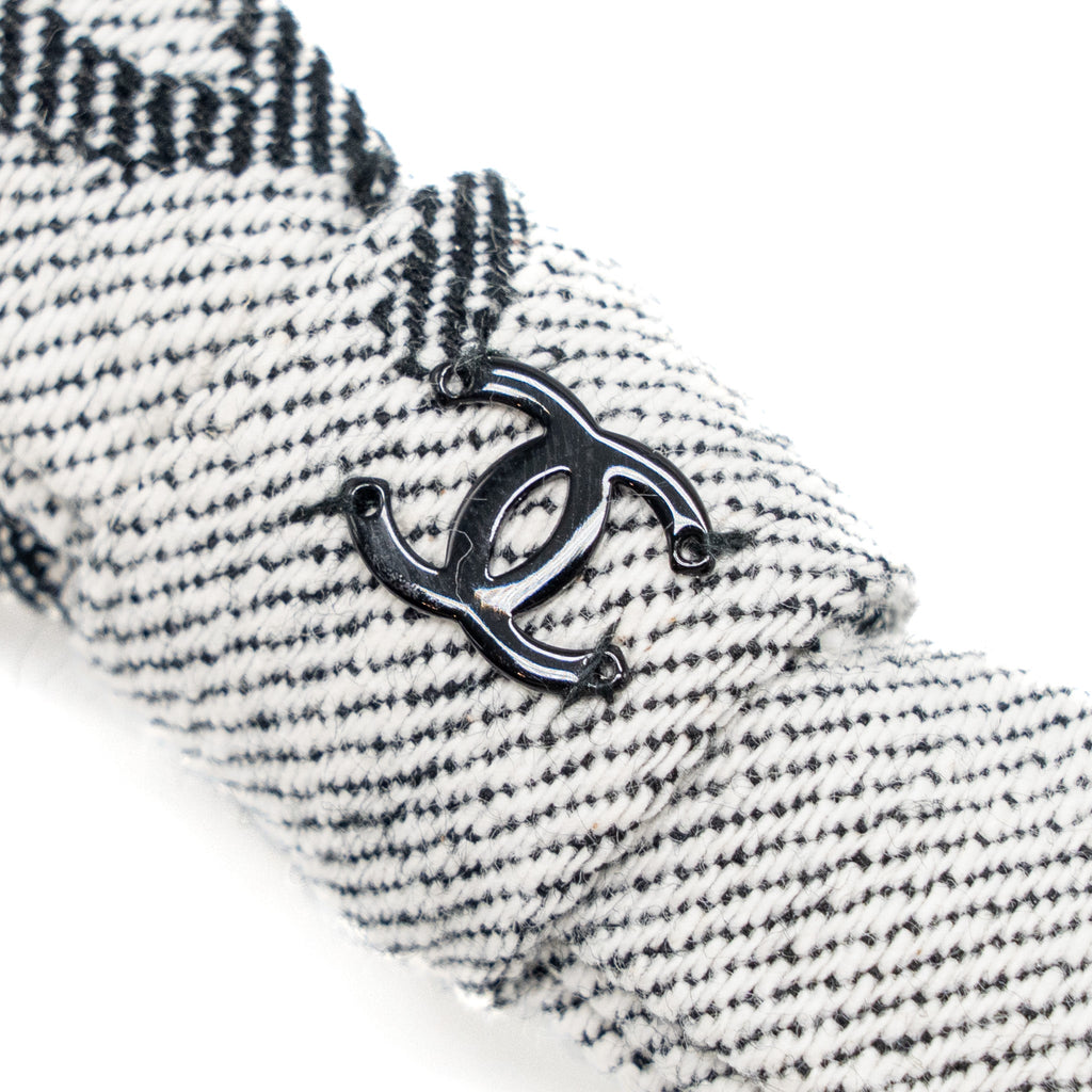 chanel-bow-tie-hair-clip-grey-black