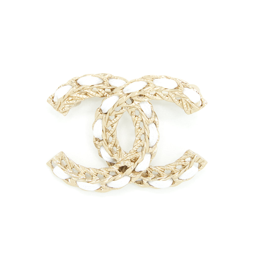 chanel-small-leather-chain-cc-logo-brooch-white-light-gold-tone