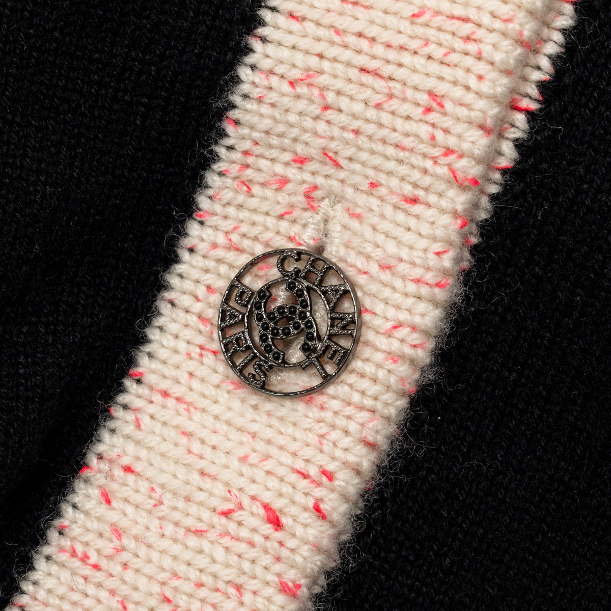 chanel-size-34-20s-cardigan-cashmere-black-pink