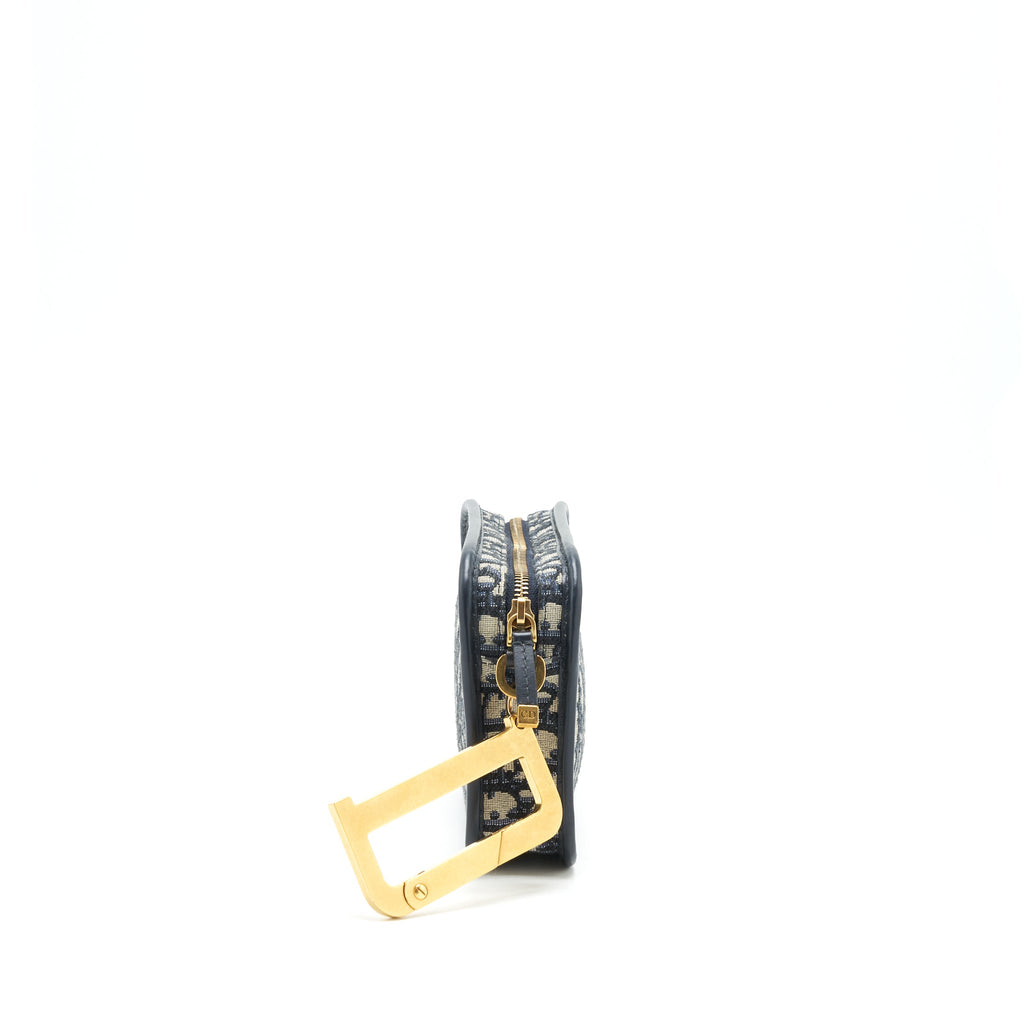 dior-oblique-diorquake-clutch-with-extra-woven-logo-bag-strap
