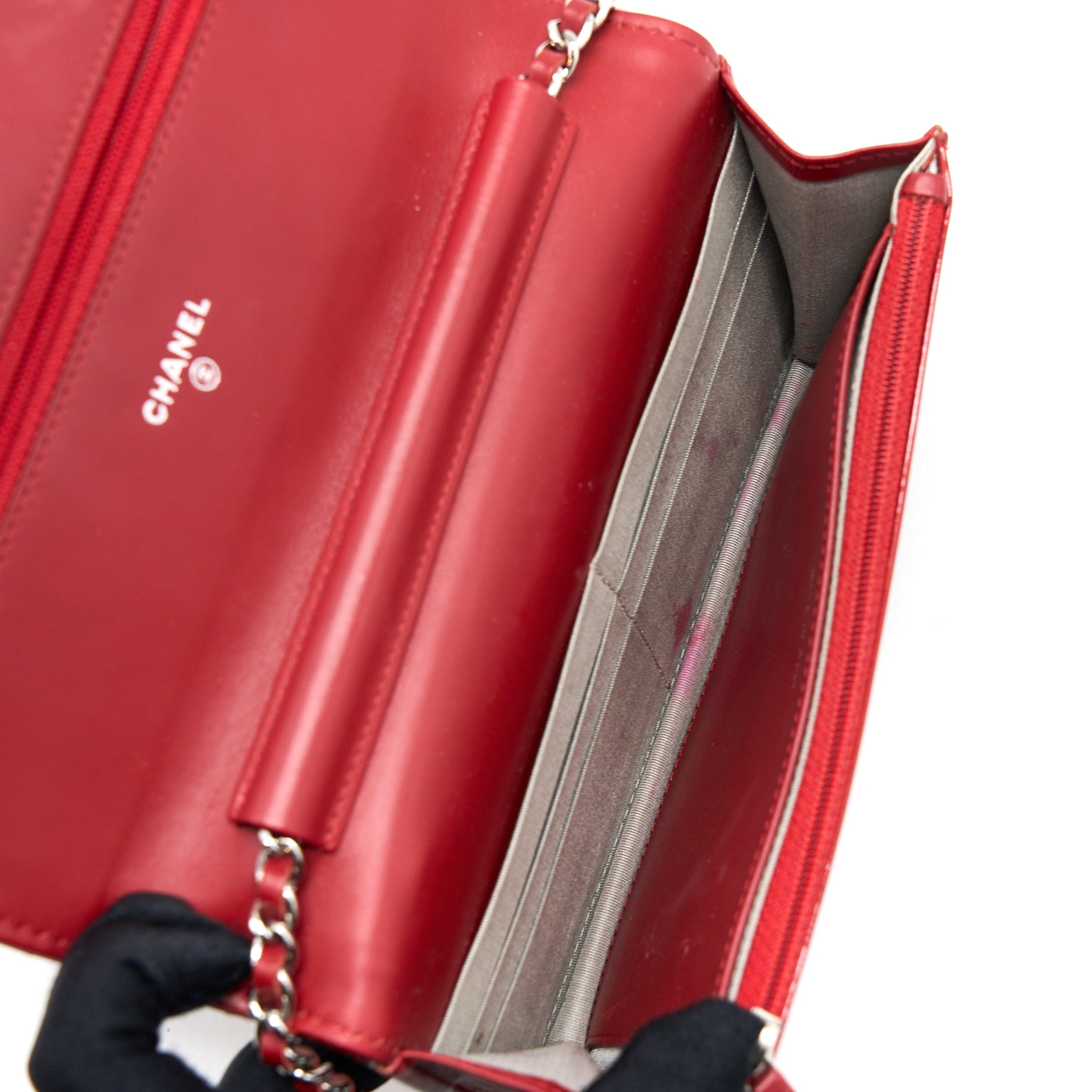 chanel-wallet-on-chain-patent-red-shw
