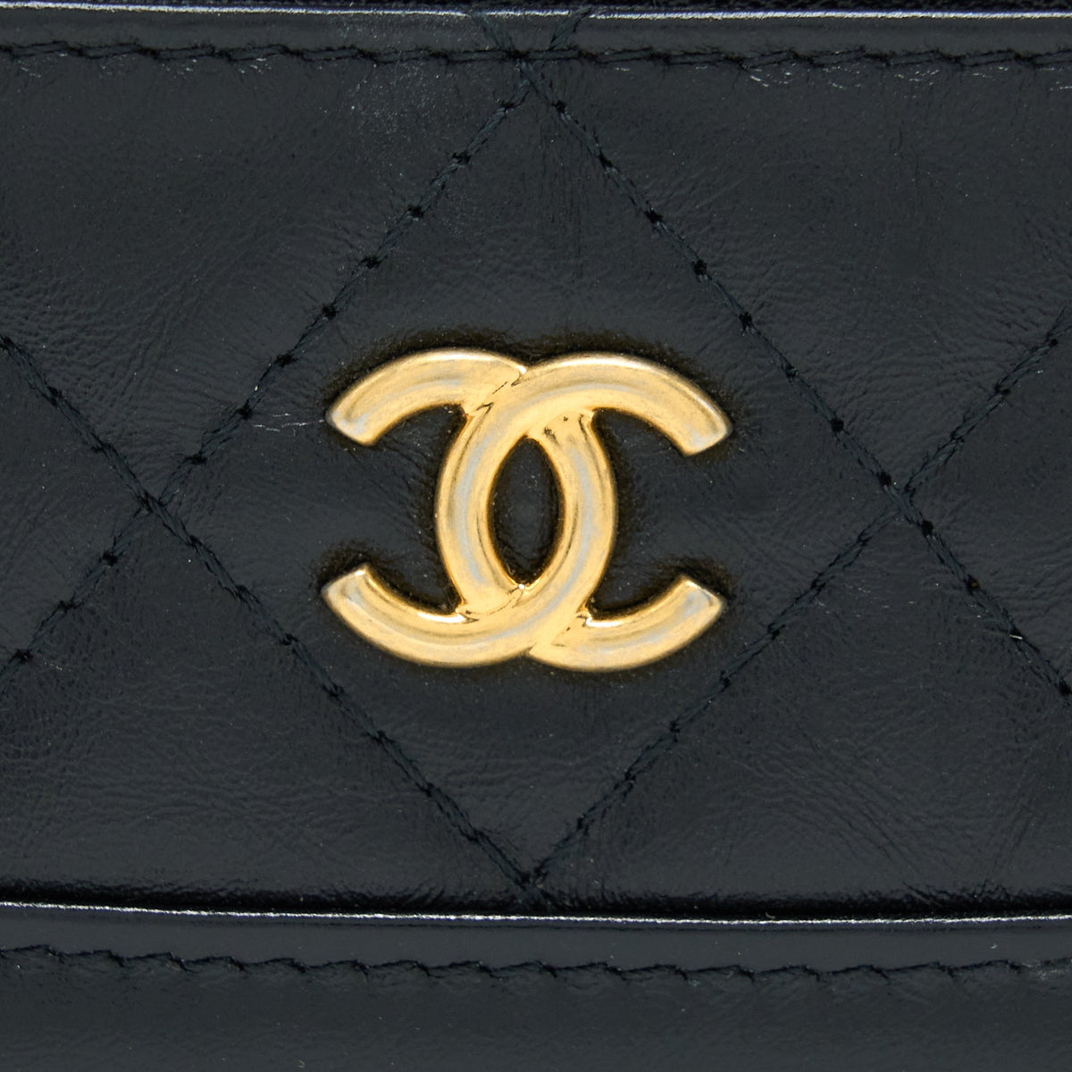 chanel-gabrielle-card-holder-aged-calfskin-black-ghw