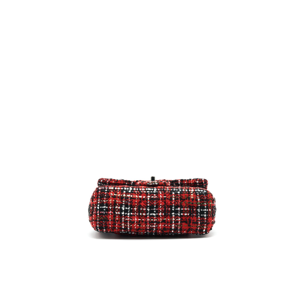 chanel-small-rectangular-red-black-tweed-in-shw