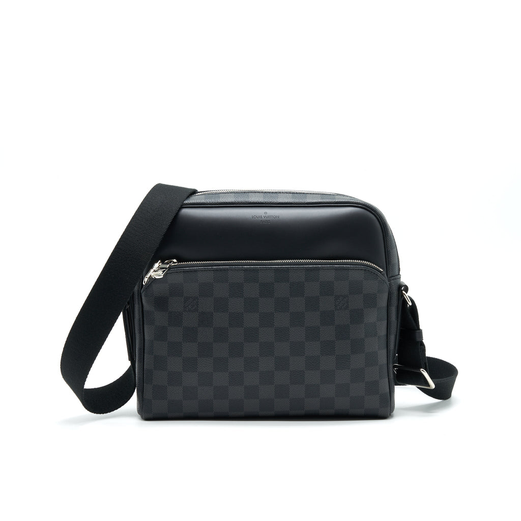 louis-vuitton-dayton-pm-mens-messenger-bag