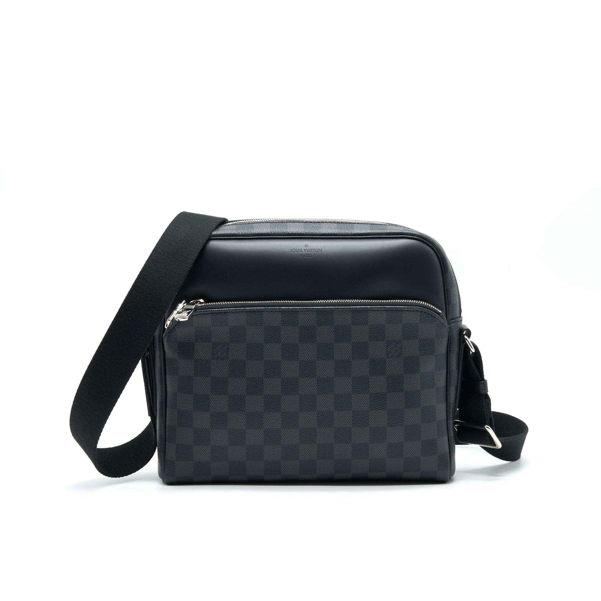 louis-vuitton-dayton-pm-mens-messenger-bag