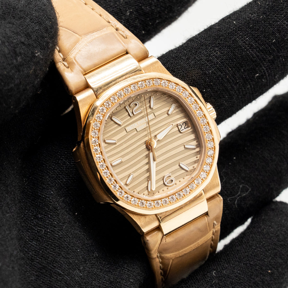 patek-philippe-nautilus-ladies-watch-7010r-012-rose-gold-diamonds-alligator-strap-copy