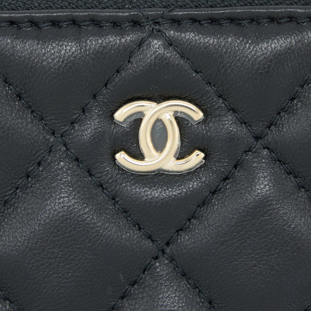 chanel-21s-mini-pouch-limited-edition-lambskin-black-lghw