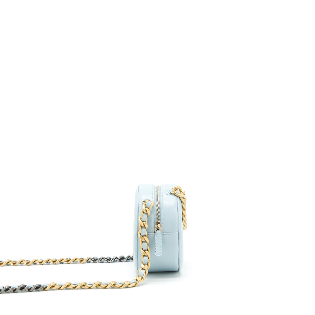 chanel-19-round-clutch-with-chain-lambskin-light-blue