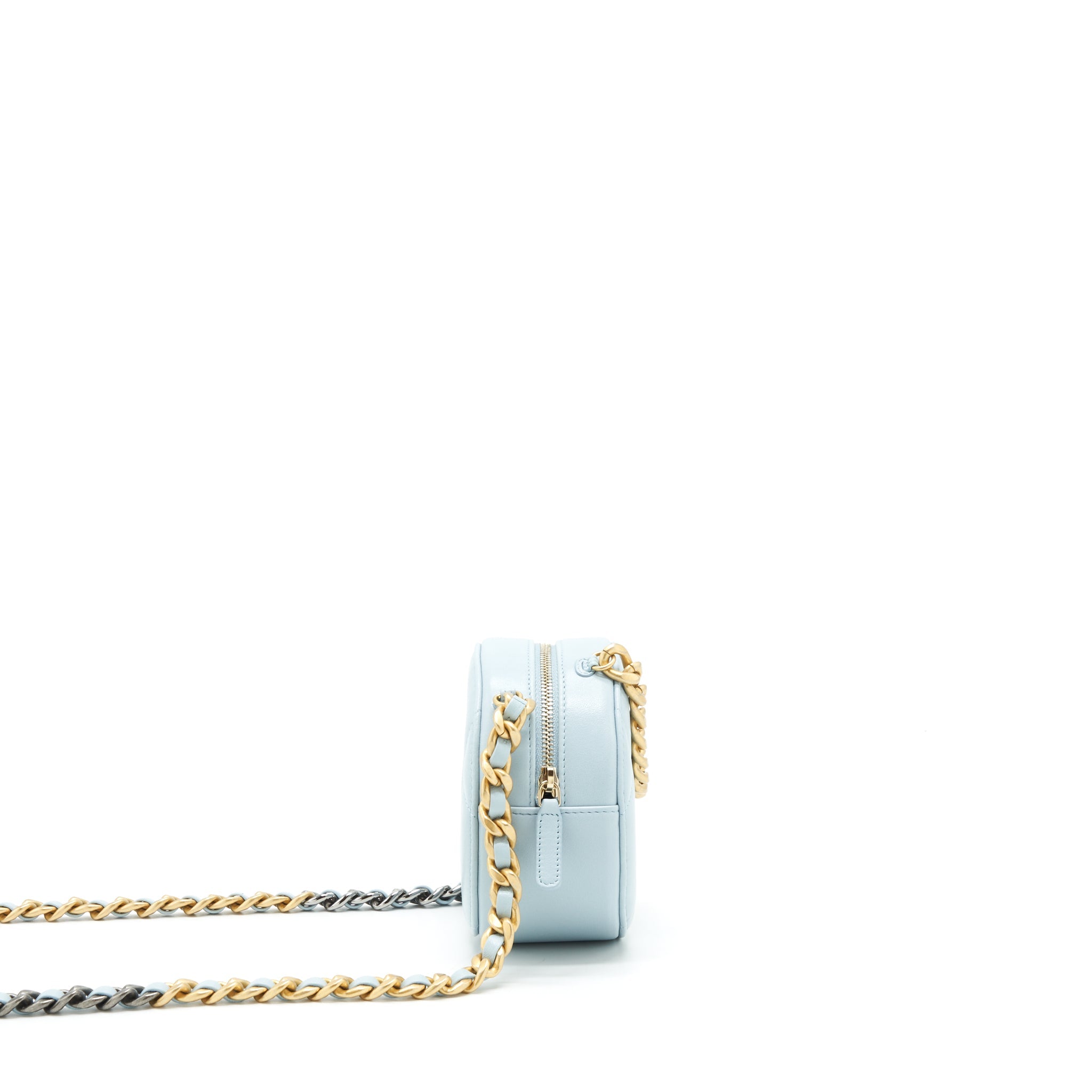 chanel-19-round-clutch-with-chain-lambskin-light-blue