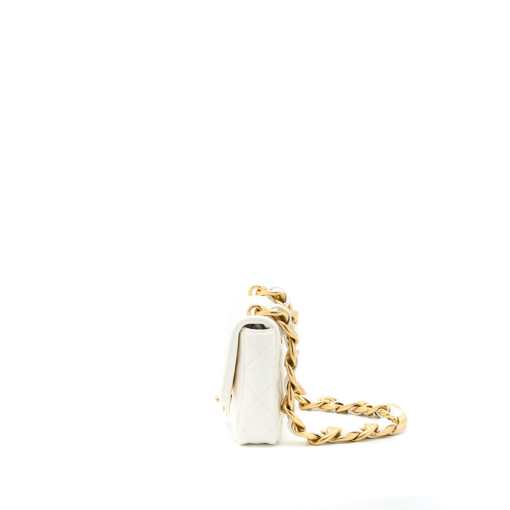 chanel-22s-giant-chain-falp-shoulder-bag-lambskin-white-ghw-microchip