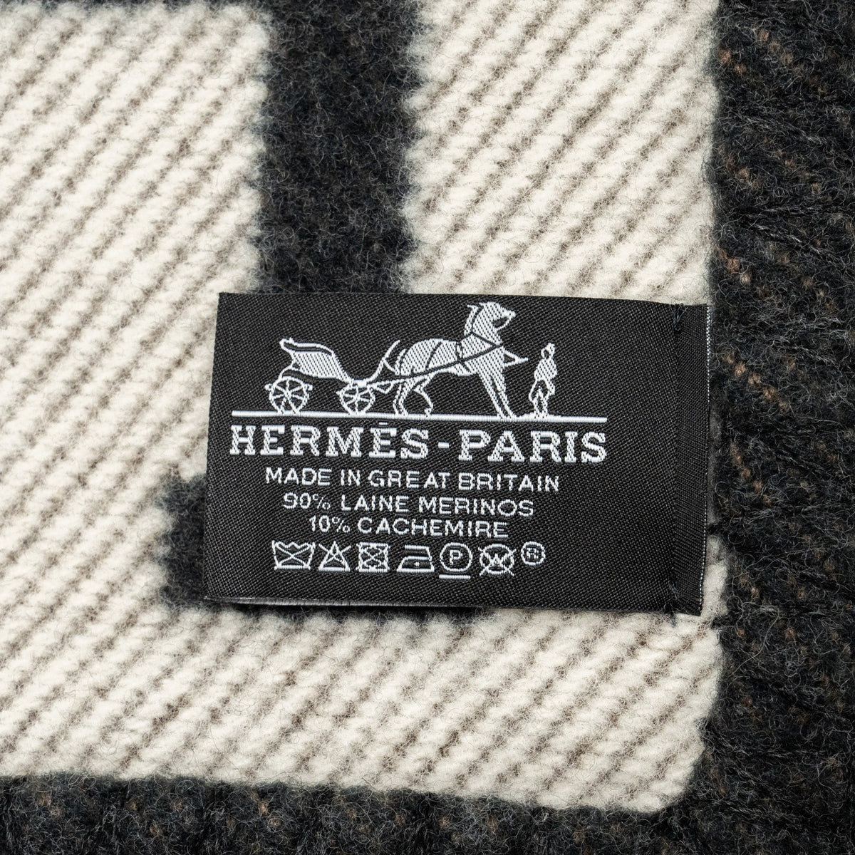 hermes-avalon-throw-blanket-wool-ecru-noir