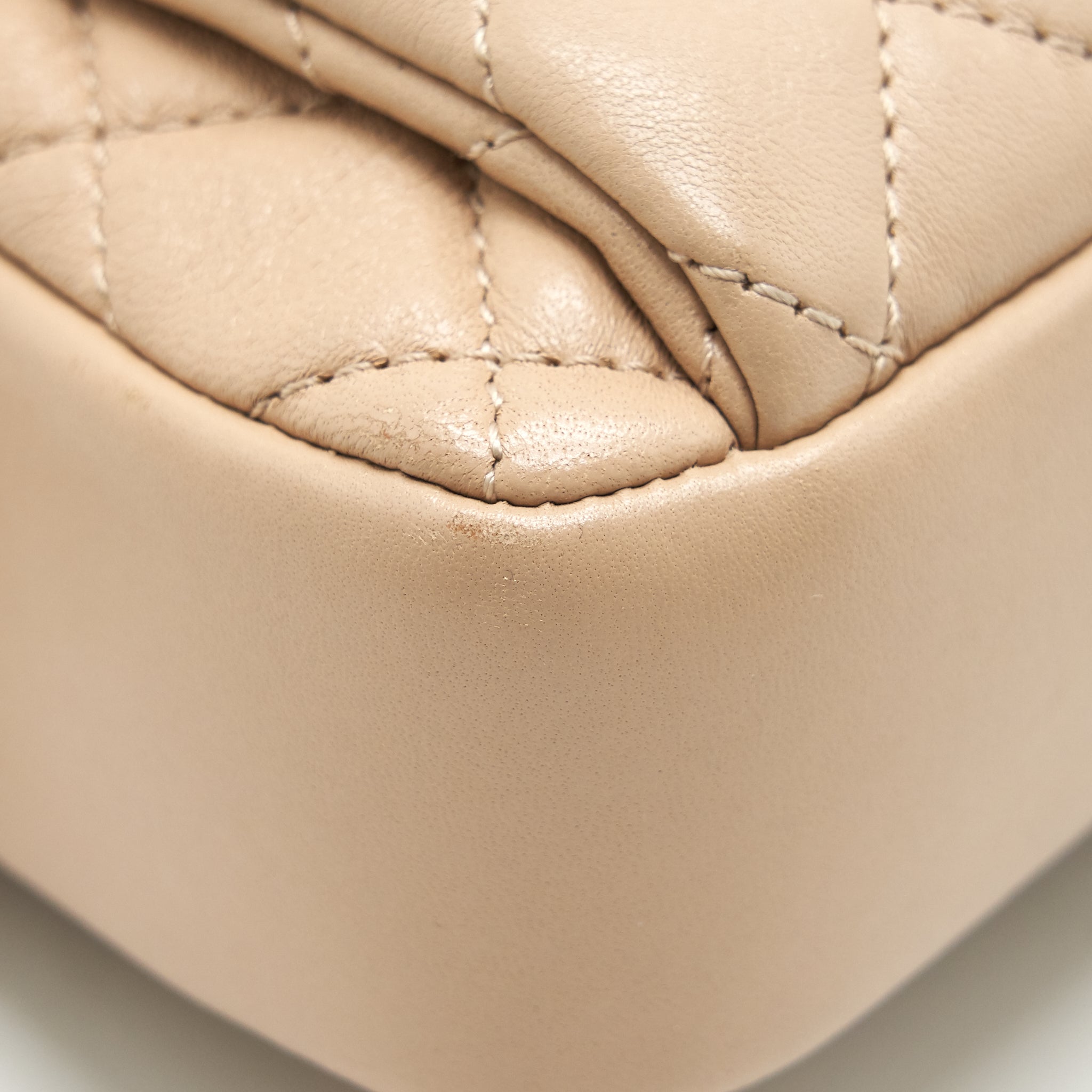 chanel-quilted-chain-shoulder-bag-crossbody-bag-beige-lghw