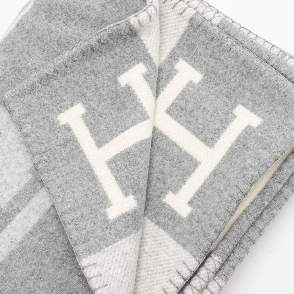 hermes-avalon-throw-blanket-gris-clair-8