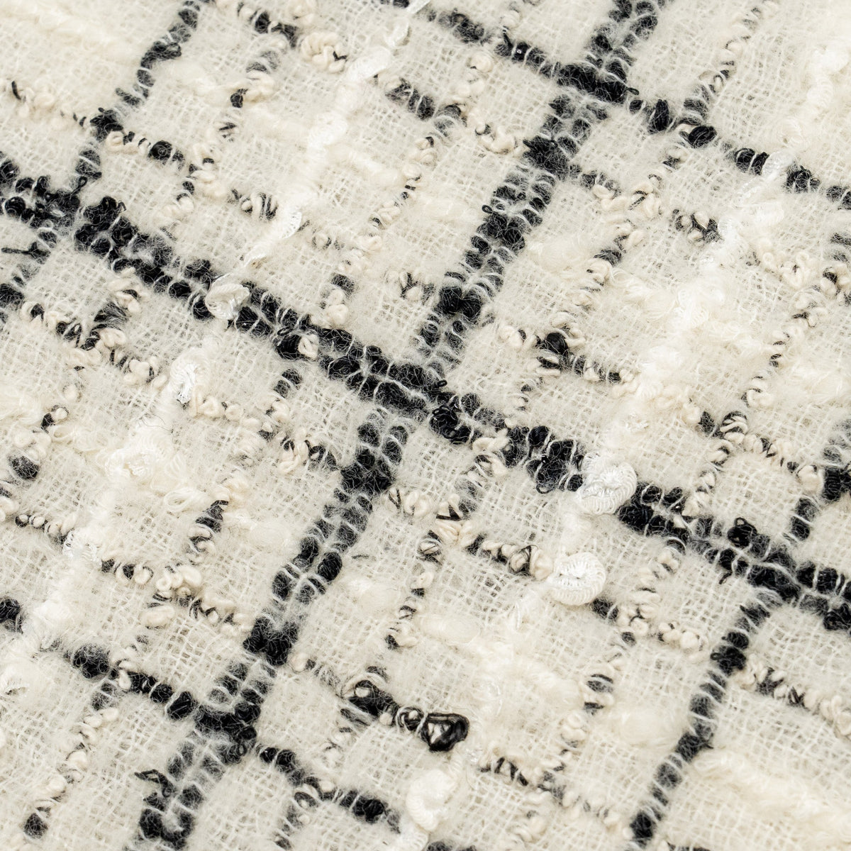 chanel-23b-checked-stole-wool-cotton-white-black-copy