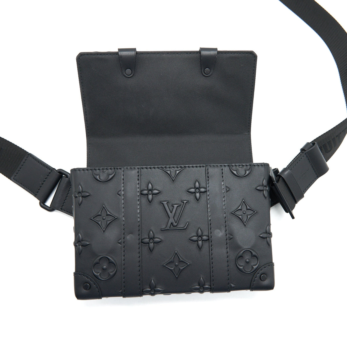 louis-vuitton-trunk-slingbag-black