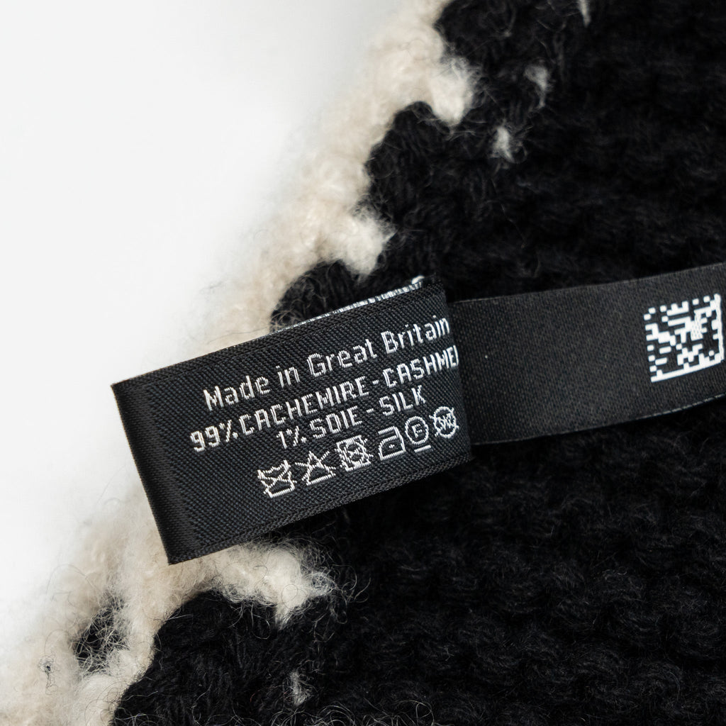 chanel-23a-cashmere-scarf-black-white