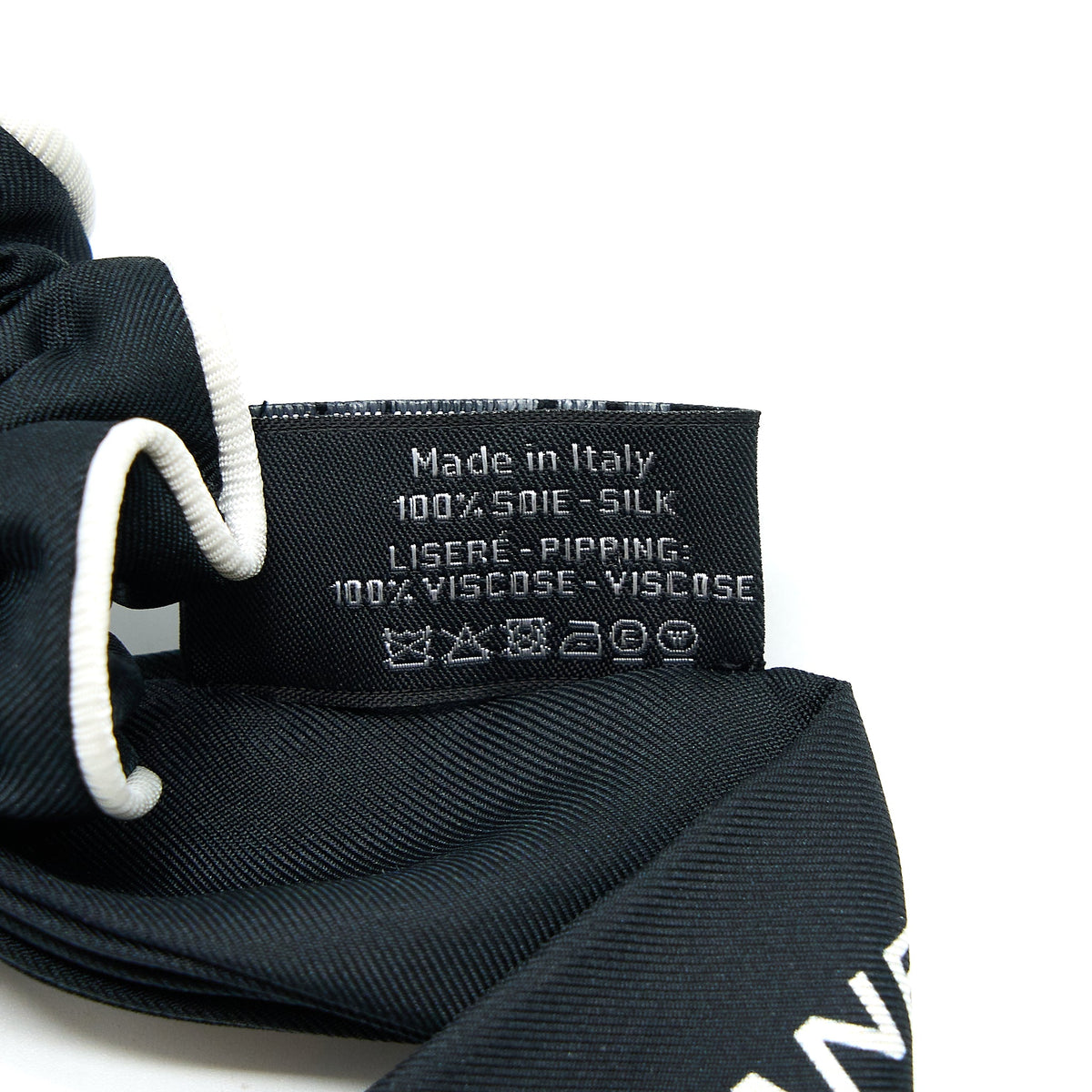 chanel-23p-hair-tie-letter-cc-logo-fabric-black-white