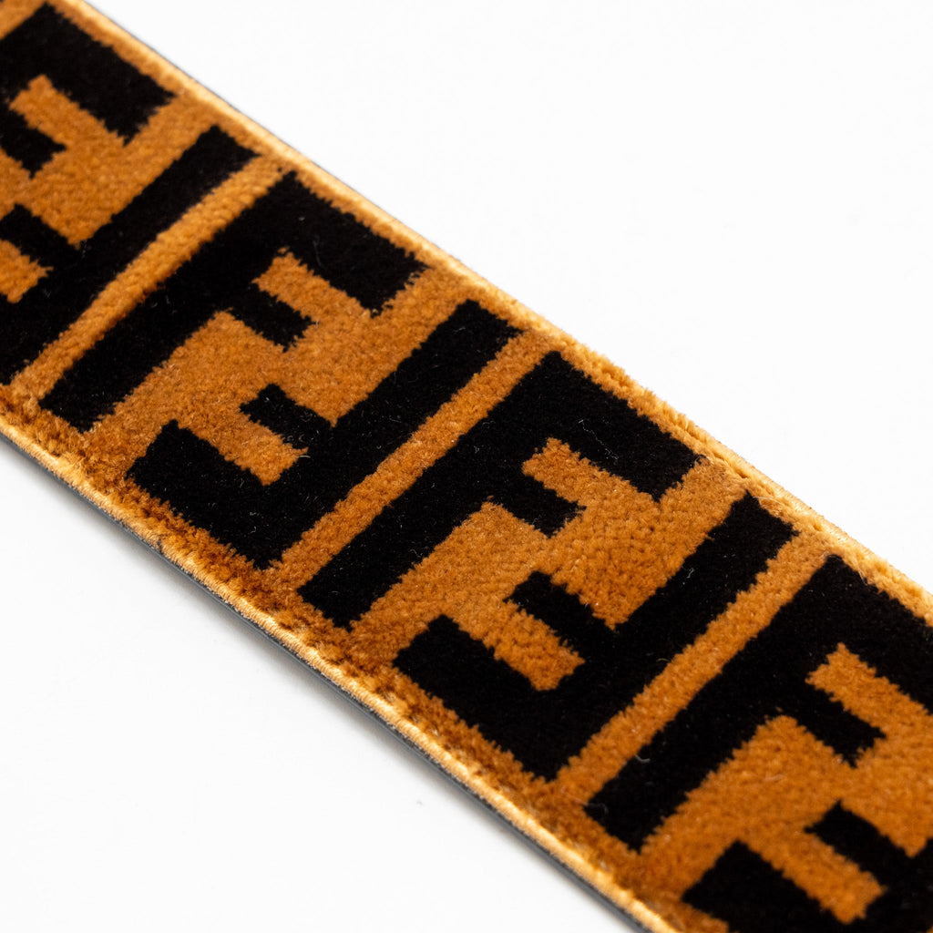 fendi-strap-you-textured-effect-leather-shoulder-strap-brown-ghw-1