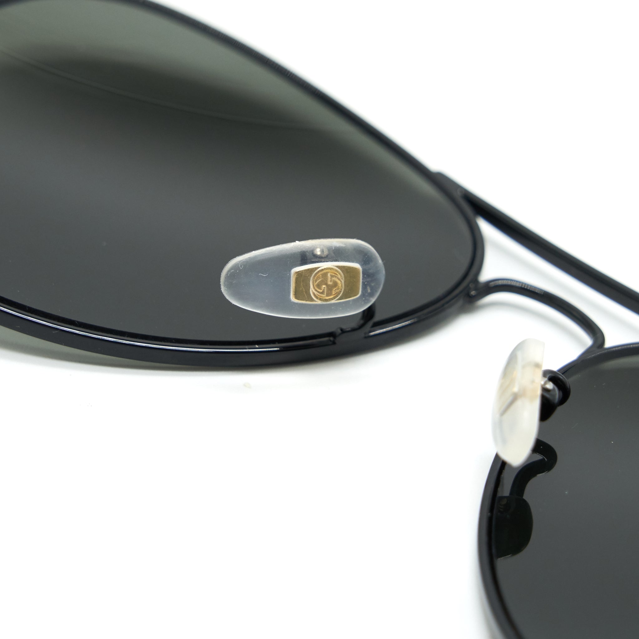 gucci-bee-sunglasses-black-white
