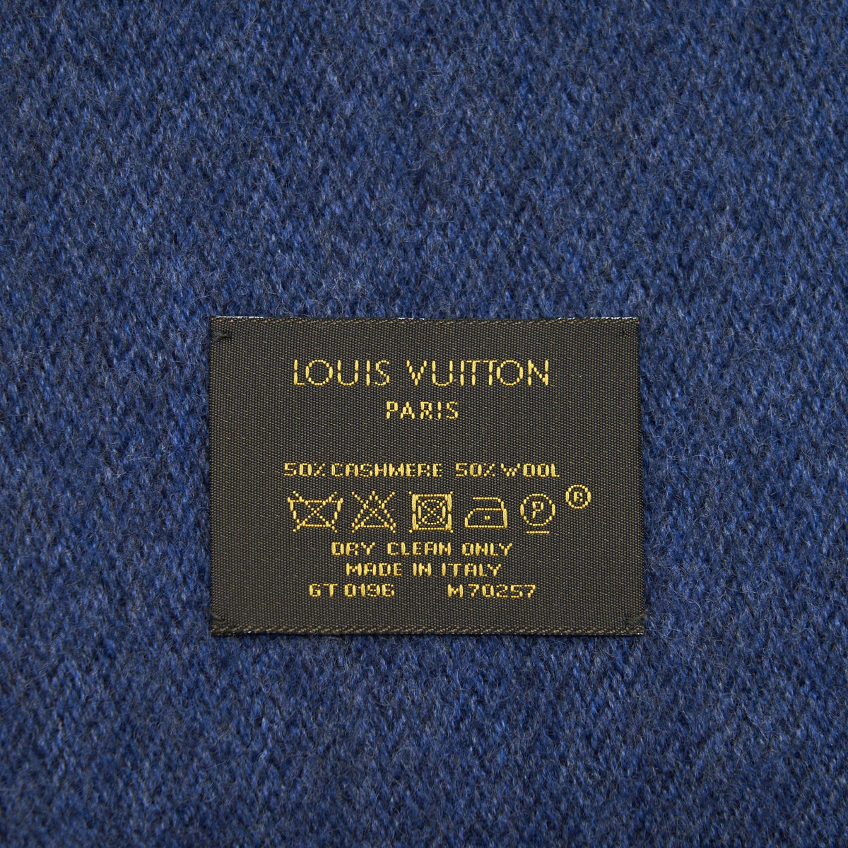 louis-vuitton-monogram-gradient-scarf-navy-blue
