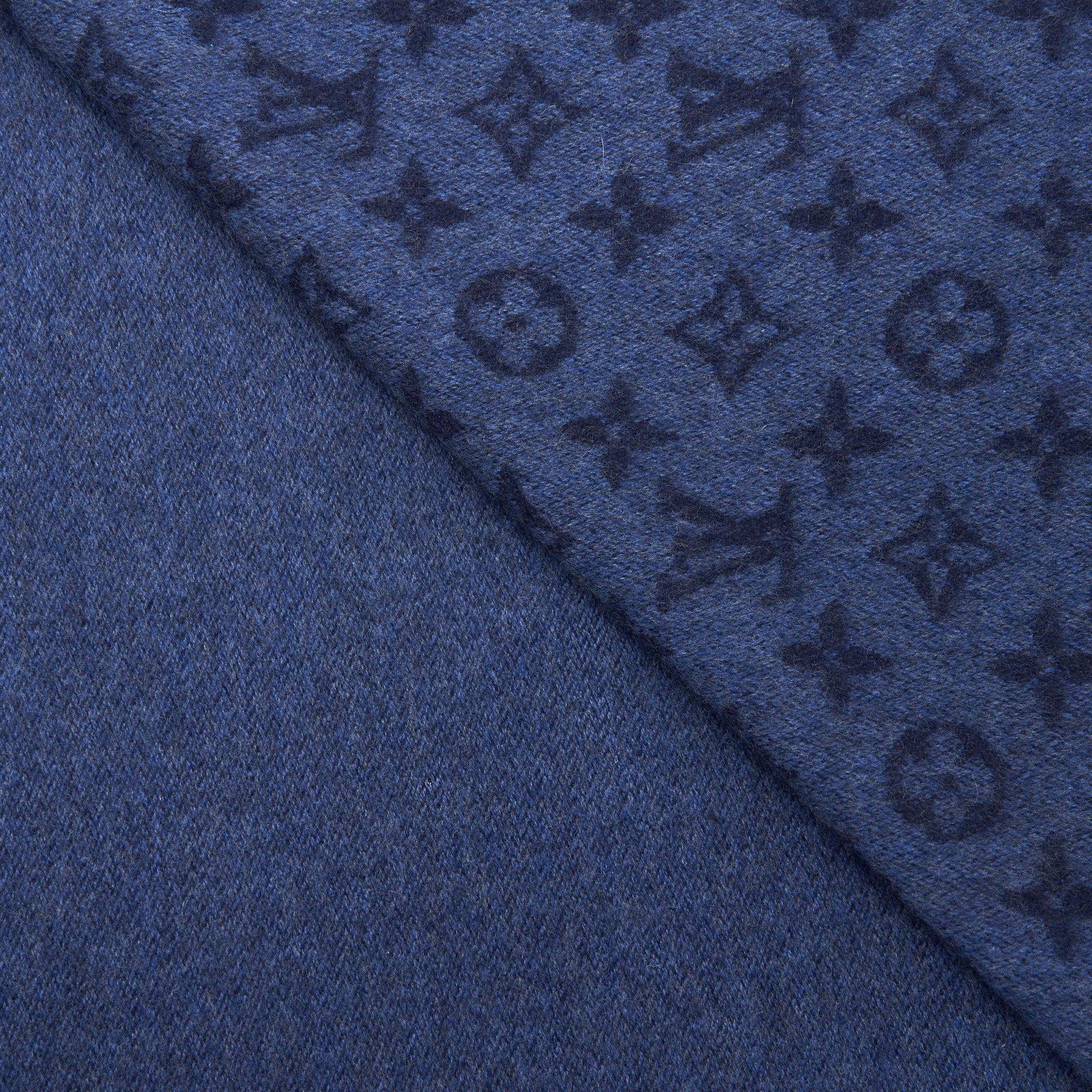 louis-vuitton-monogram-gradient-scarf-navy-blue