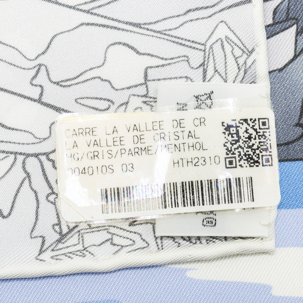 hermes-90-90-cm-silk-scarf-la-vallee-de-cristal-gris-parme-menthol