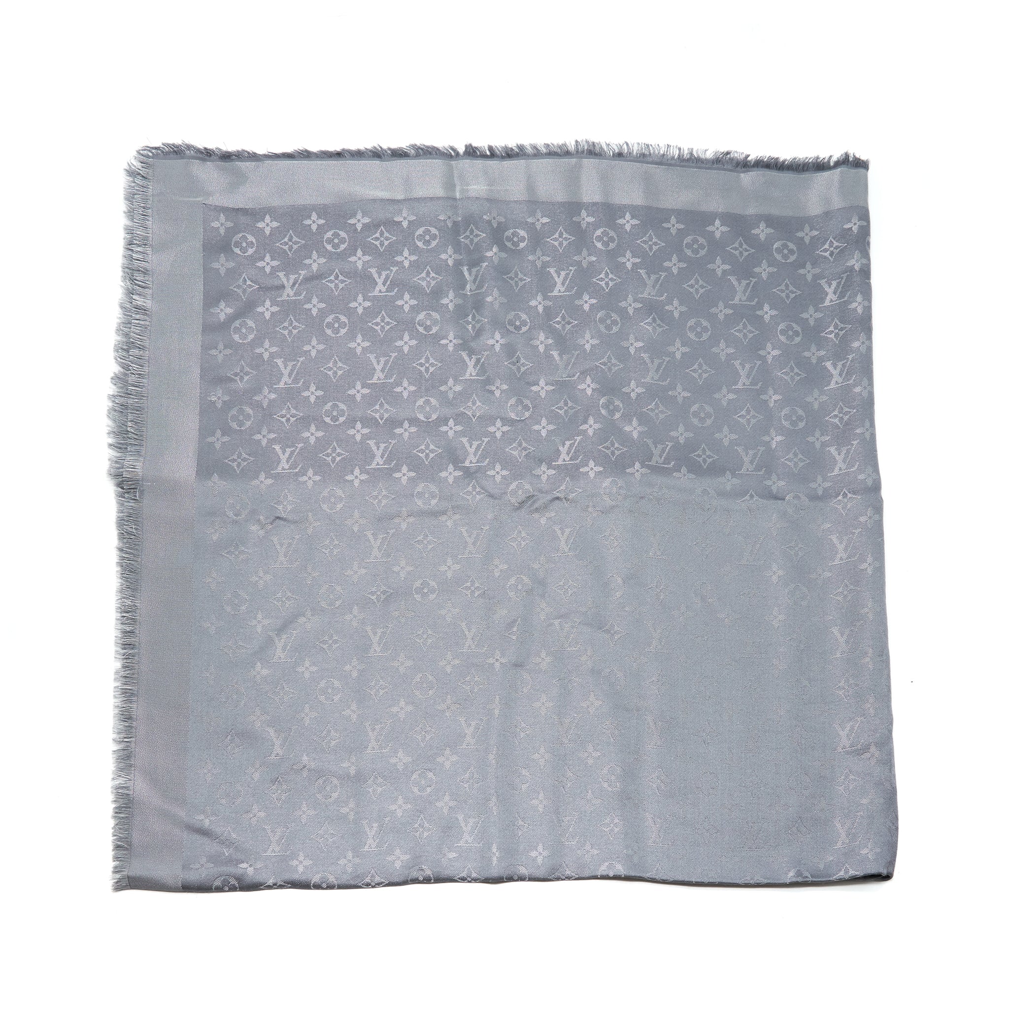 louis-vuitton-shine-silk-scarf-grey-monogram