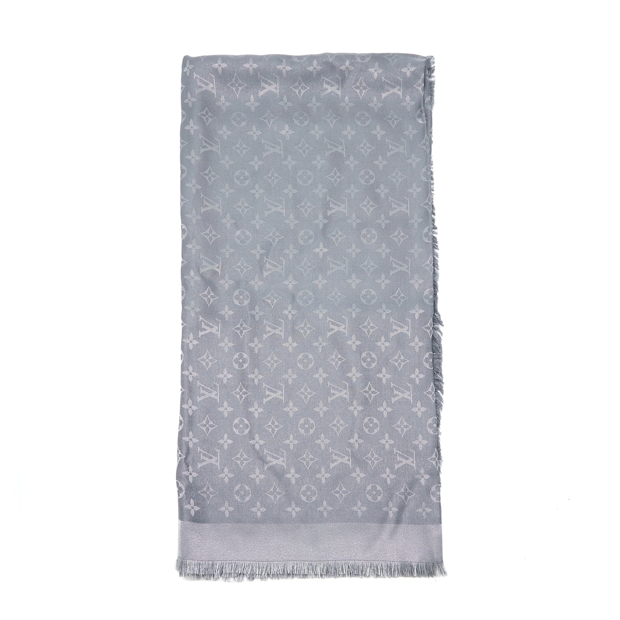 louis-vuitton-shine-silk-scarf-grey-monogram