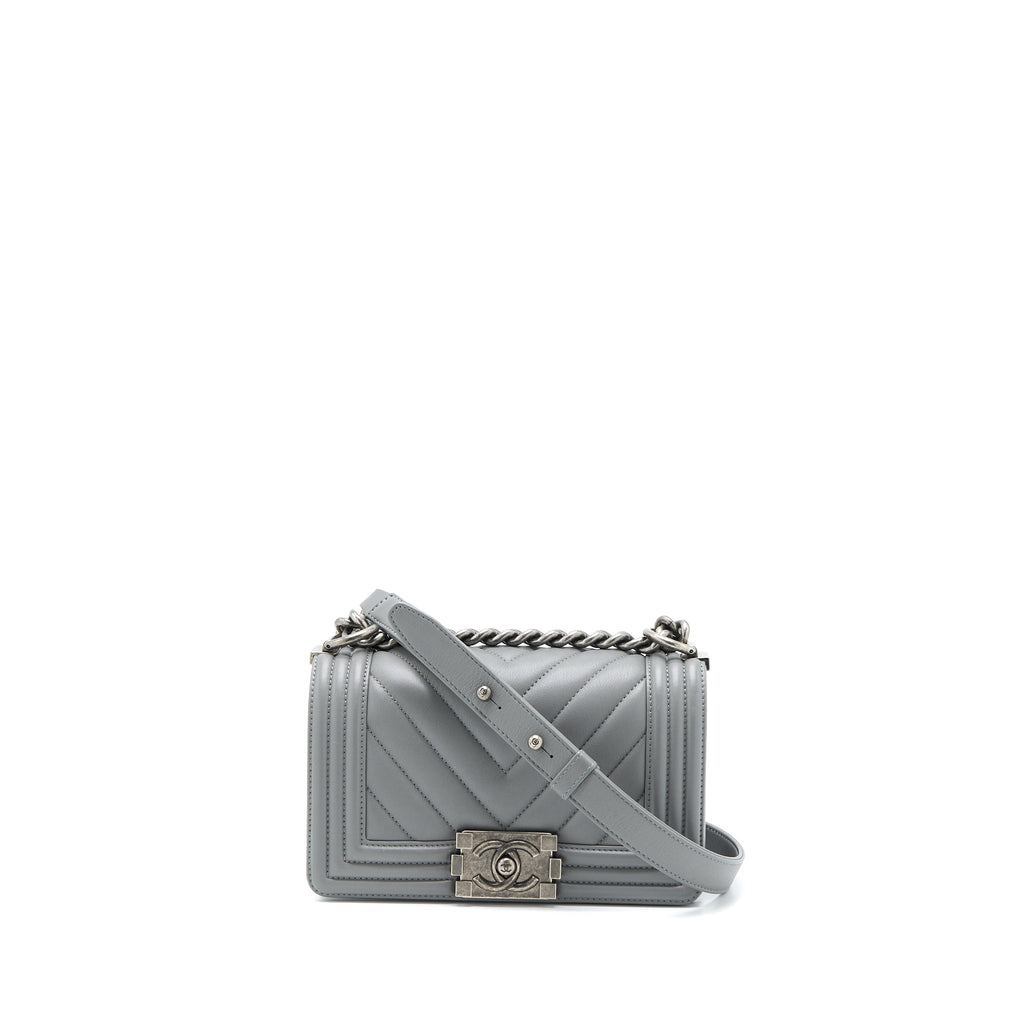 chanel-small-boy-bag-chevron-lambskin-grey-ruthenium-hardware