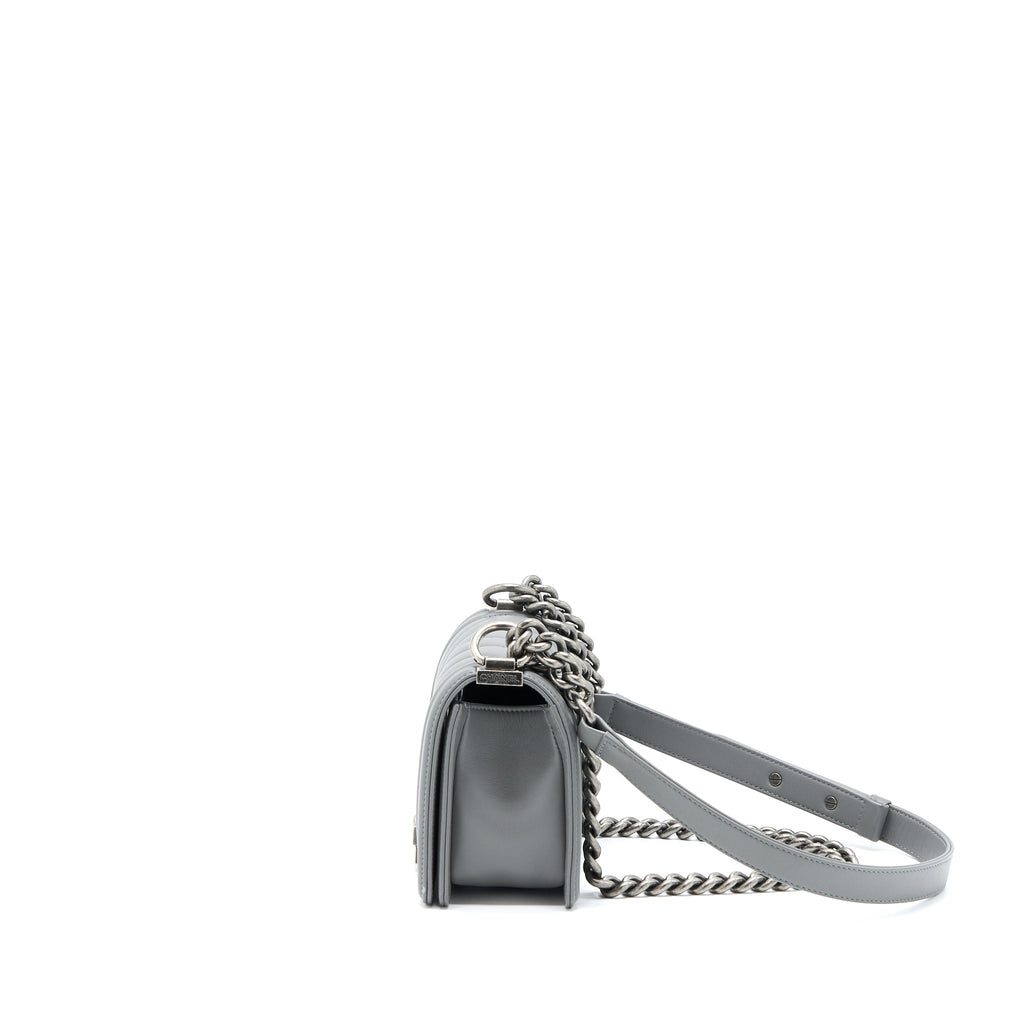 chanel-small-boy-bag-chevron-lambskin-grey-ruthenium-hardware