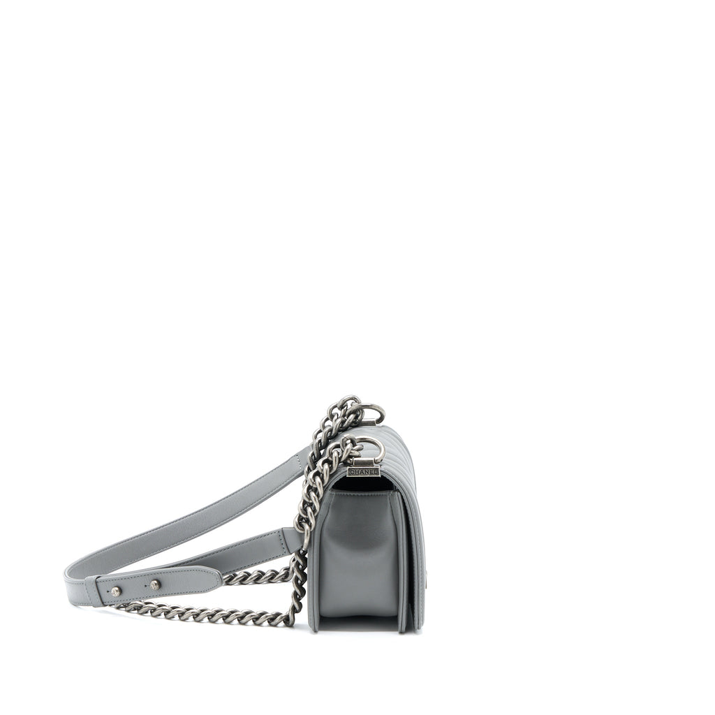 chanel-small-boy-bag-chevron-lambskin-grey-ruthenium-hardware