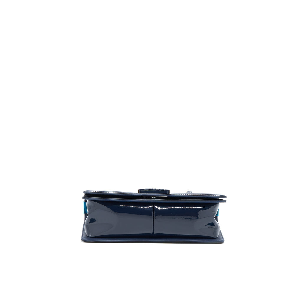 chanel-medium-boy-bag-patent-navy-shw