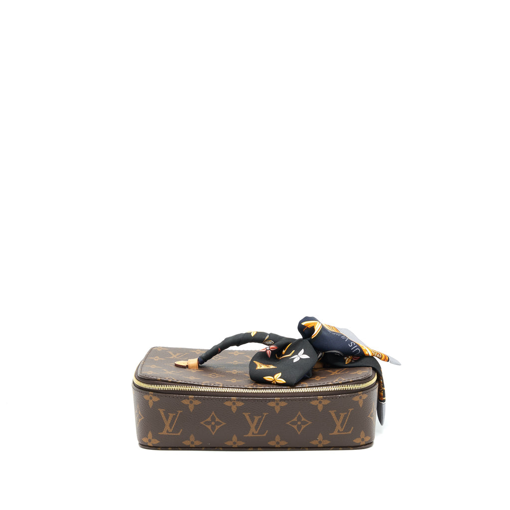 louis-vuitton-nice-jewellery-case-with-an-extra-bandeau