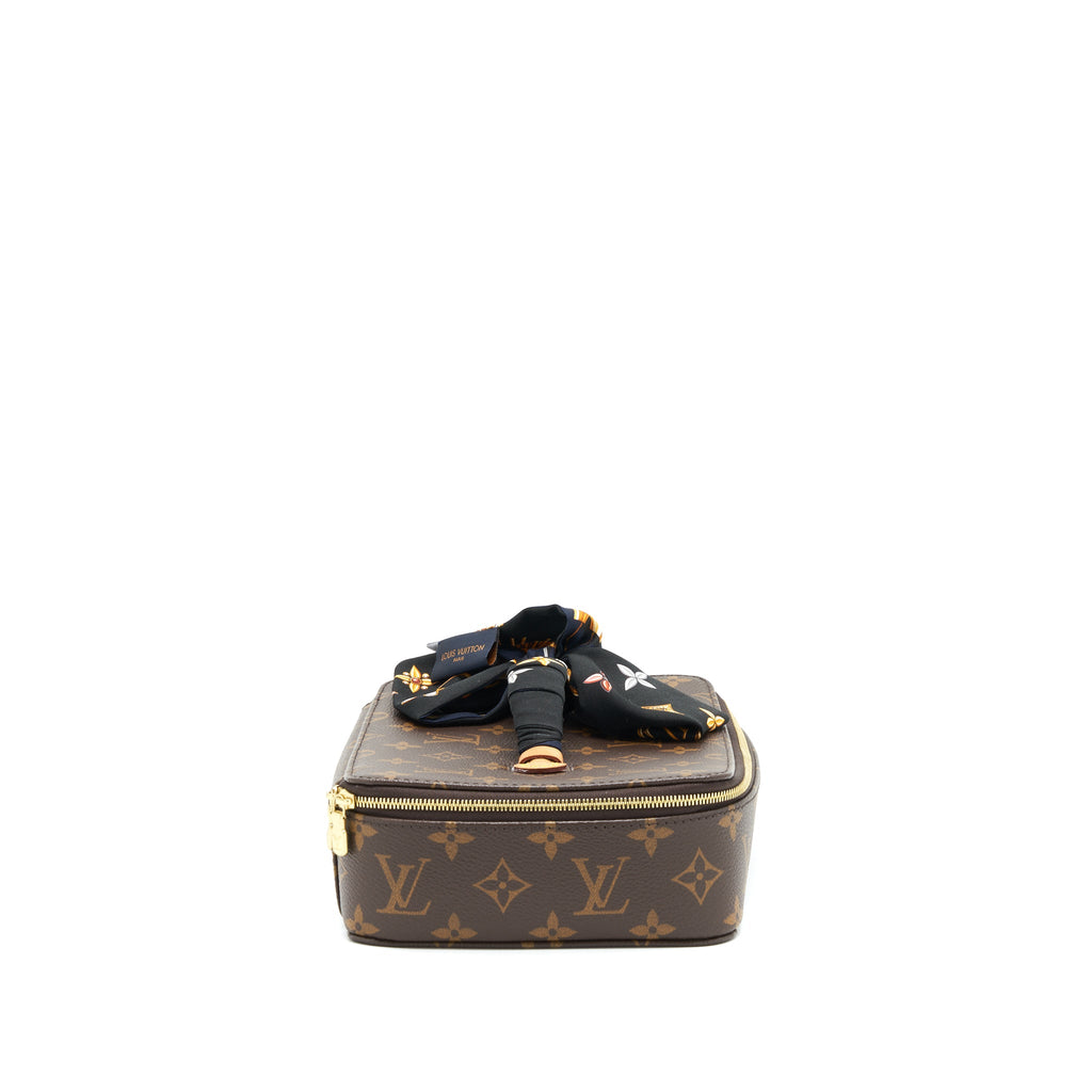 louis-vuitton-nice-jewellery-case-with-an-extra-bandeau