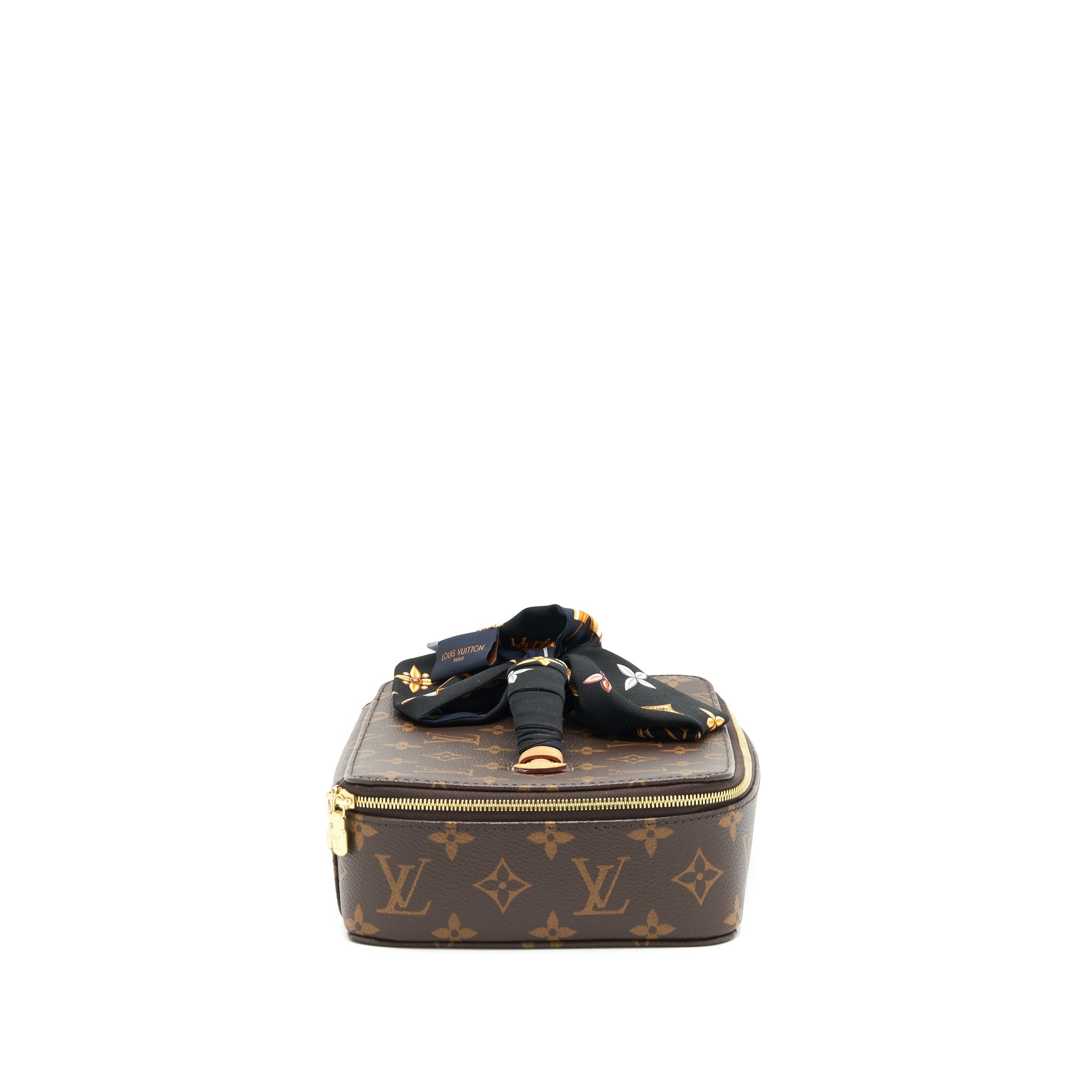 louis-vuitton-nice-jewellery-case-with-an-extra-bandeau
