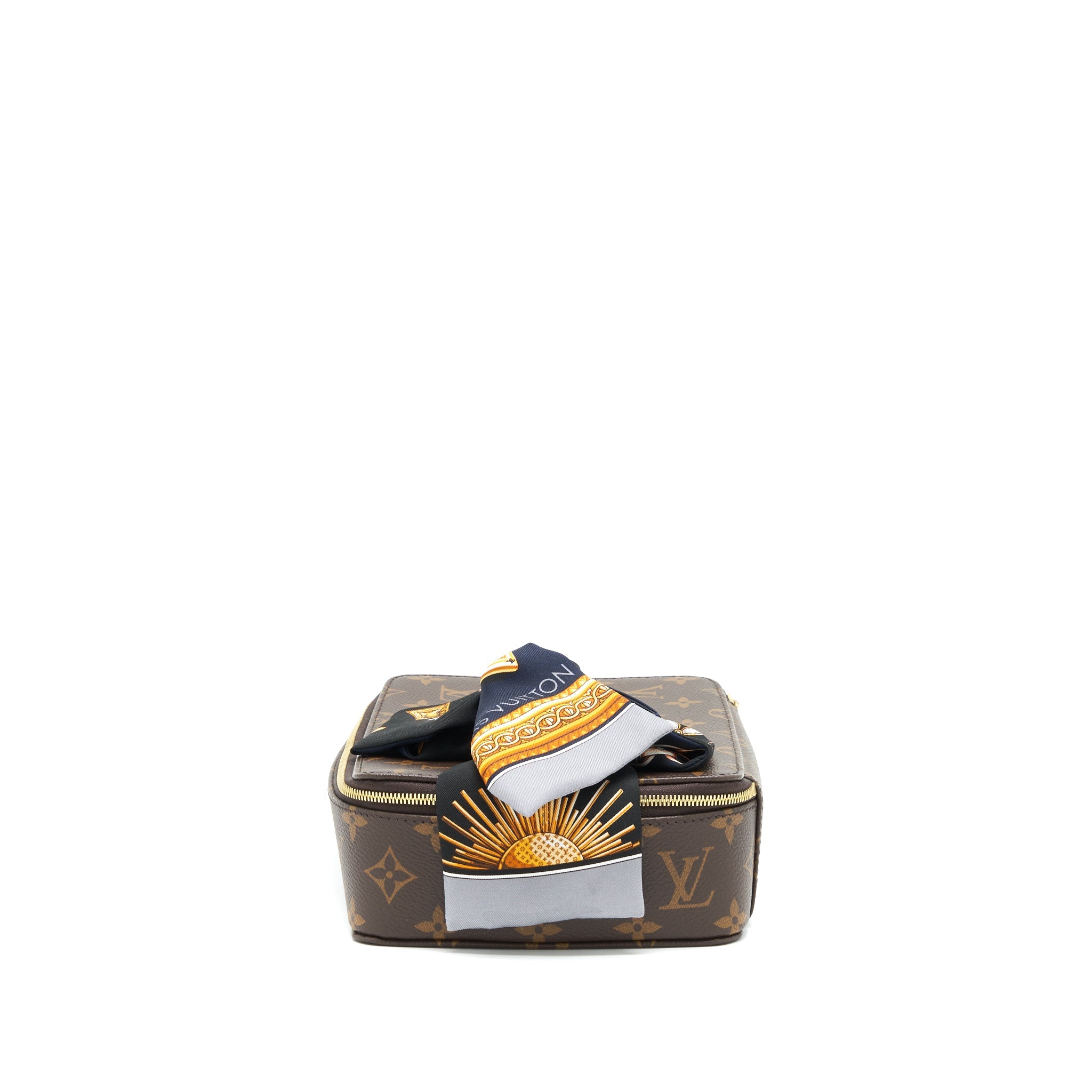 louis-vuitton-nice-jewellery-case-with-an-extra-bandeau