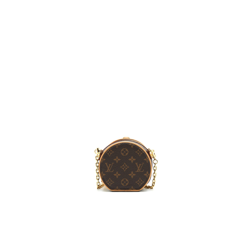 louis-vuitton-boite-chapeau-necklace-monogram-canvas