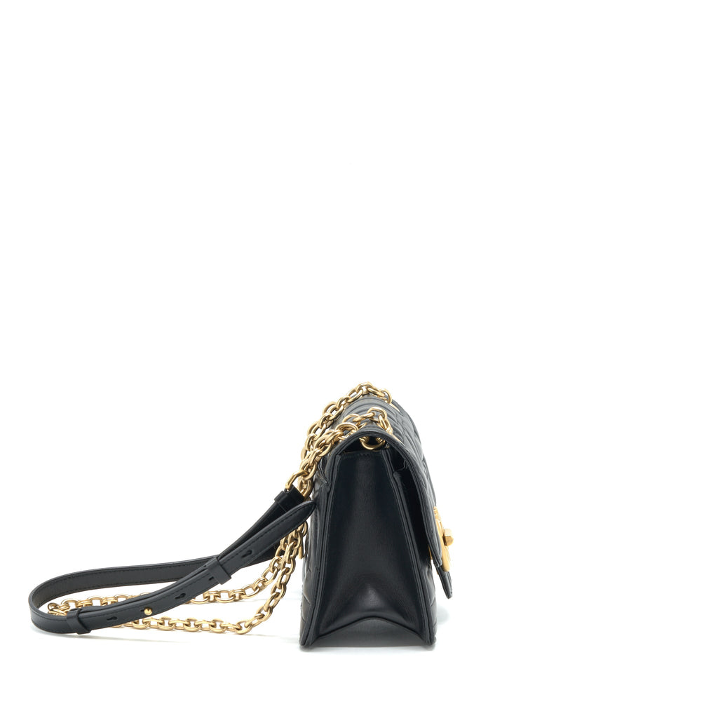 ferragamo-quilted-gancini-flap-bag-calfskin-black-ghw