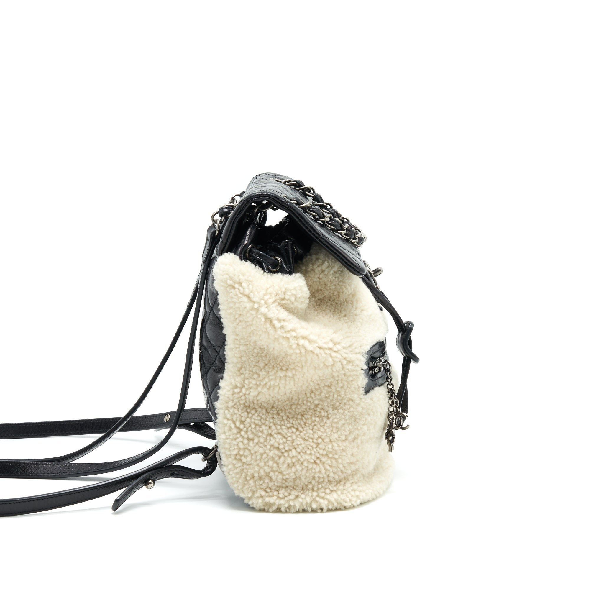 chanel-mountain-small-backpack-shearling-with-quilted-calfskin