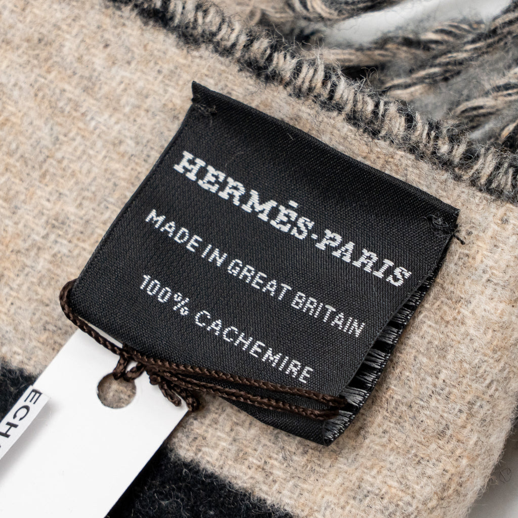 hermes-30-140cm-echarpe-casaque-love-story-muffler-cashmere-black-beige-chine