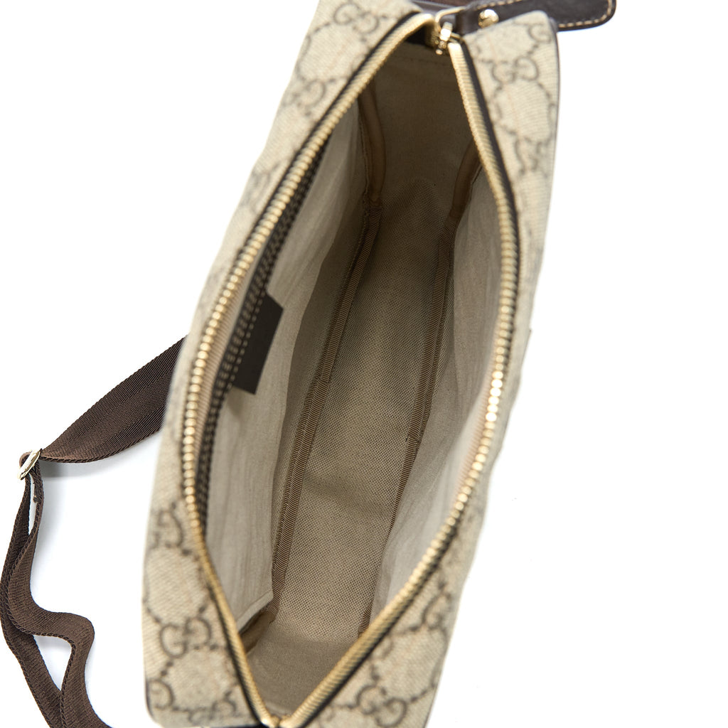 gucci-messenger-bag-gg-supreme-canvas-ghw