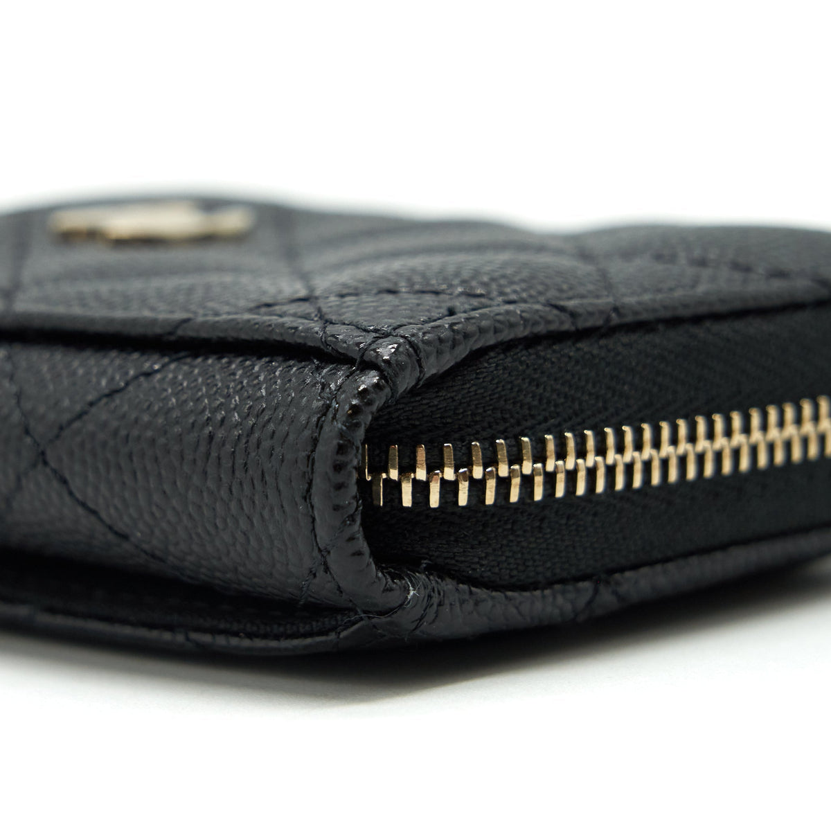 chanel-22p-zip-card-holder-caviar-black-lghw-1