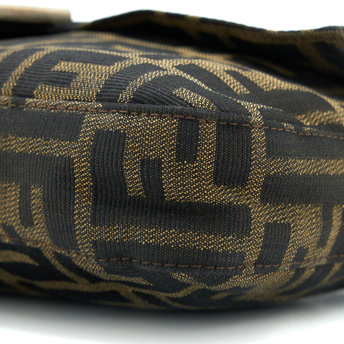 fendi-vintage-baguette-shouder-bag-ff-jacqiard-shw