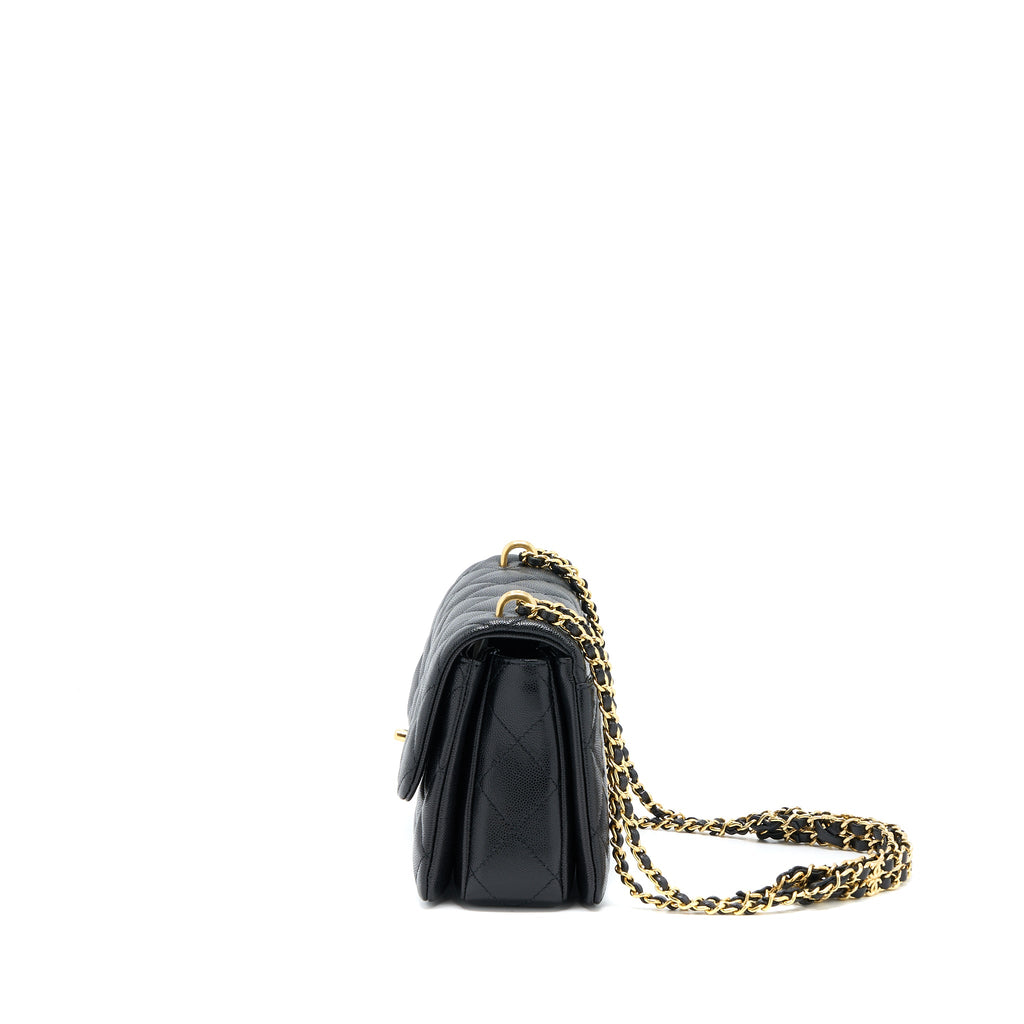 chanel-22k-coco-first-flap-bag-grained-calfskin-black-ghwmicrochip