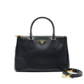 prada-saffiano-tote-bag-in-black