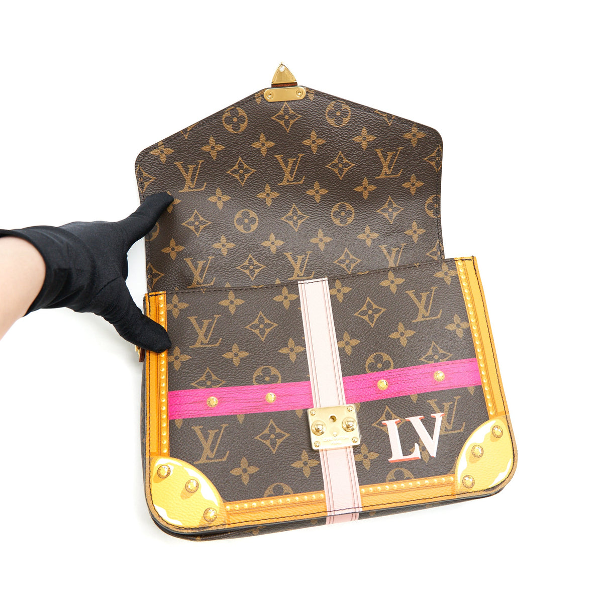 louis-vuitton-pochette-metis-summer-trunk-world-tour-2018