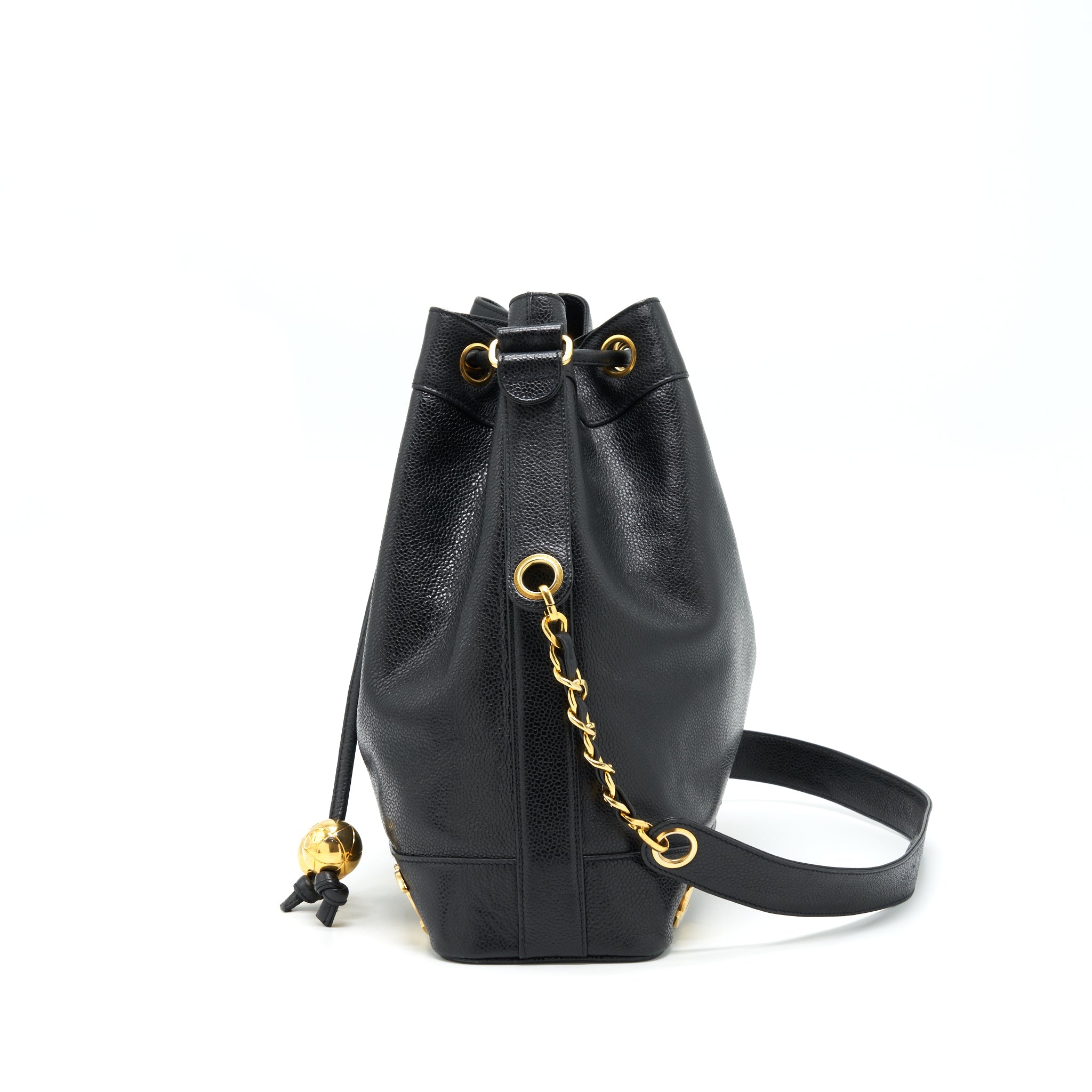 chanel-vintage-bucket-bag-caviar-black-ghw