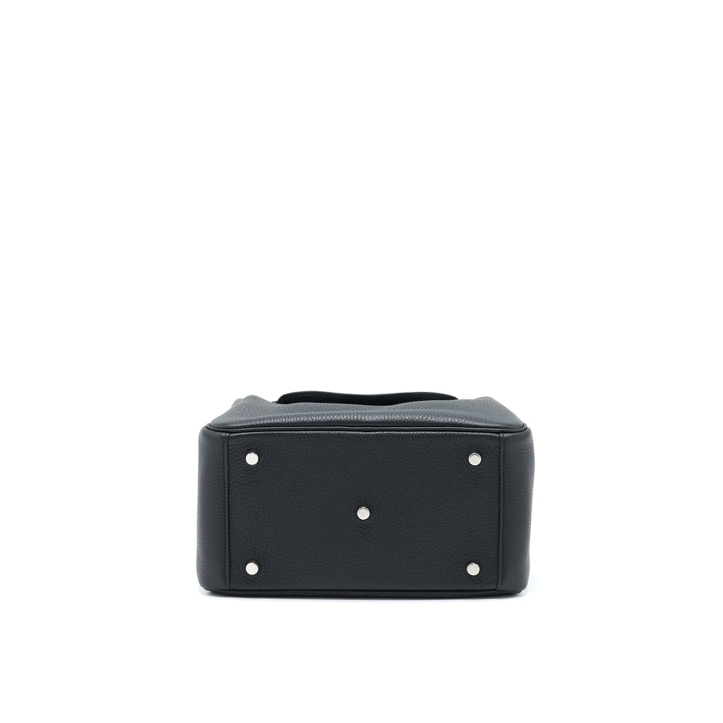 hermes-lindy-26-clemence-black-shw-stamp-z-with-an-extra-twilly