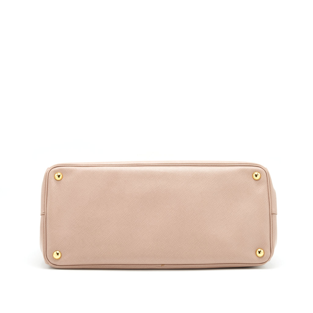 prada-saffiano-beige-shoulder-bag